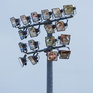 Cột đèn pha lắp giàn đèn cố định